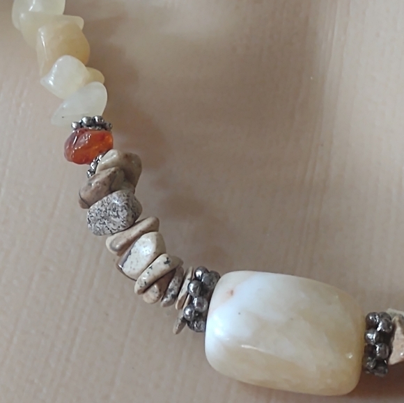 Women's ESTATE stone necklace - Picture 2 of 6